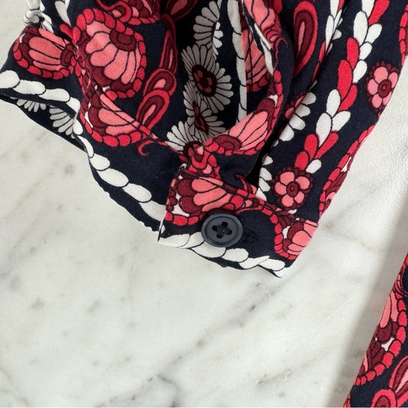 Crown & Ivy Curvy Top - Size 2X - Picture 5 of 7